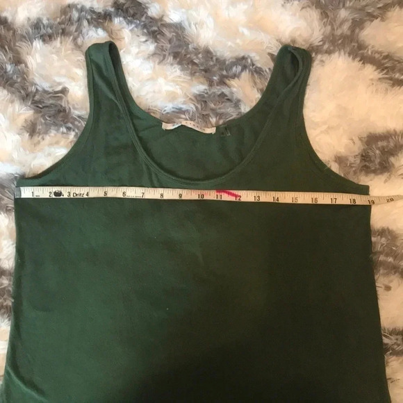 ⭐️ MAX STUDIO army Green tank top size XL⭐️
BIN 1 - Picture 5 of 6